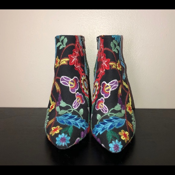 Stuart Weitzman”PureMuilti”Embroid.Ankle Boot-38.5 - Picture 5 of 9